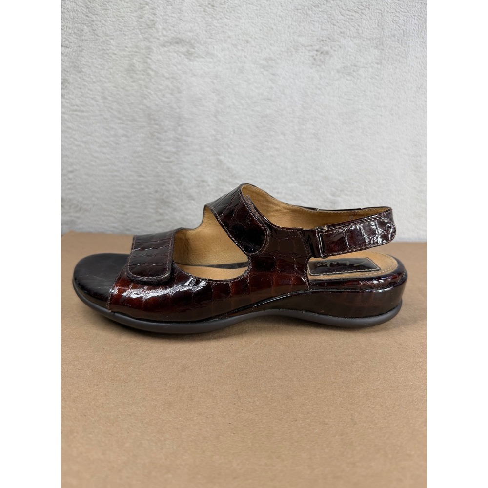 Clarks Artisan Sandals Women 7M Brown Croc Embossed Leather Slingback 85465